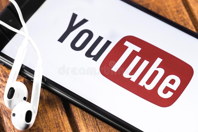 How to Loop a YouTube Video on&nbsp;iPhone