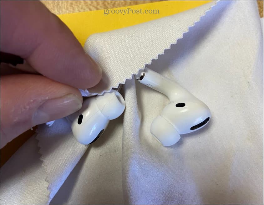 How to Clean AirPods, AirPods Pro, and AirPods Max: Complete&nbsp;Guide
